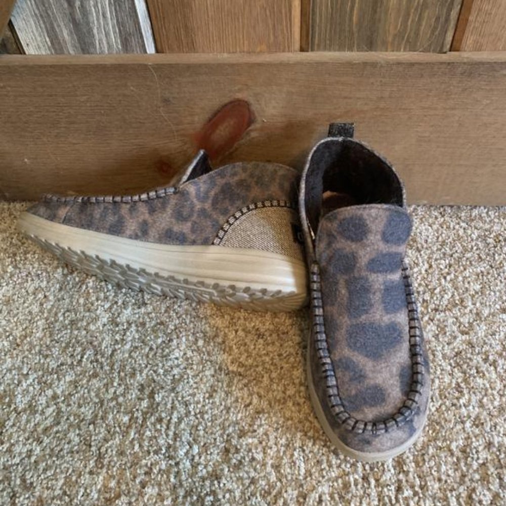 Helis Leopard Fleece Hey Dudes